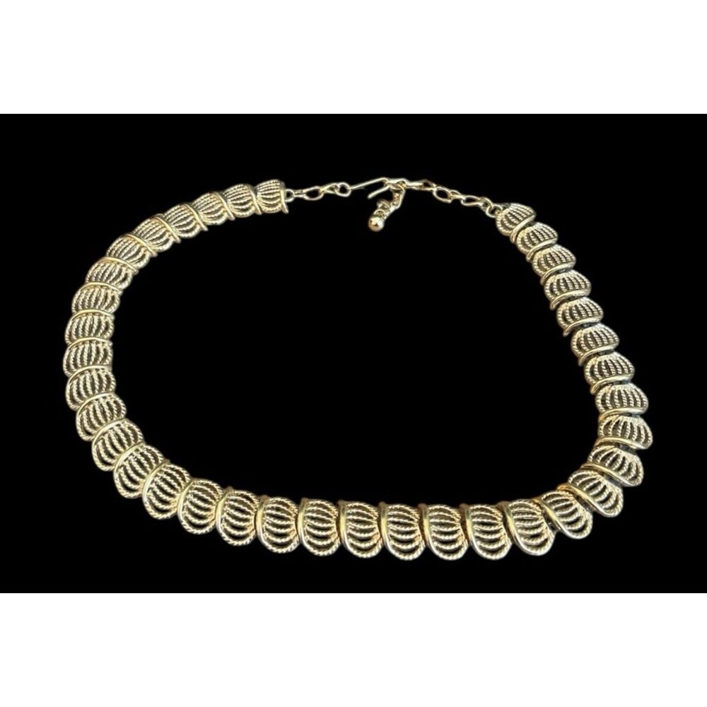 Vintage Gold Tone Necklace Unsigned  Curved Overlapping Links Scroll18"